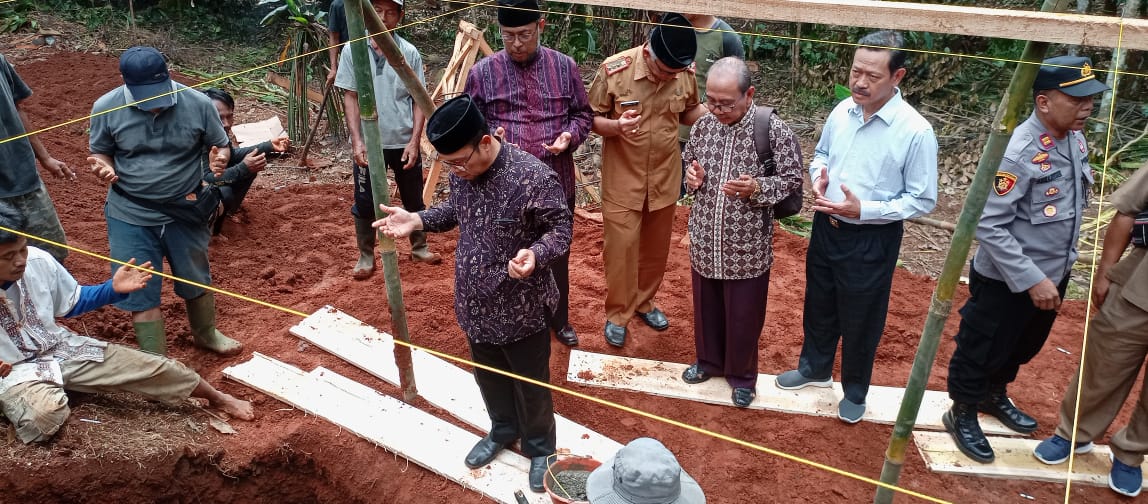 Bentuk Sinergitas Polsek Cipaku Hadiri Peresmian dan Peletakan Batu Pertama Ponpes Bahrul Ulum