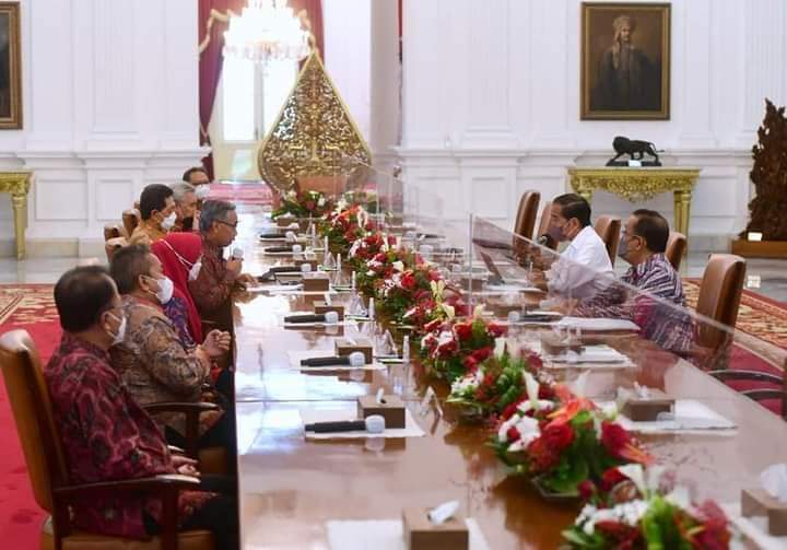 Presiden Jokowi Terima Dewan Komisioner OJK Periode 2017-2022