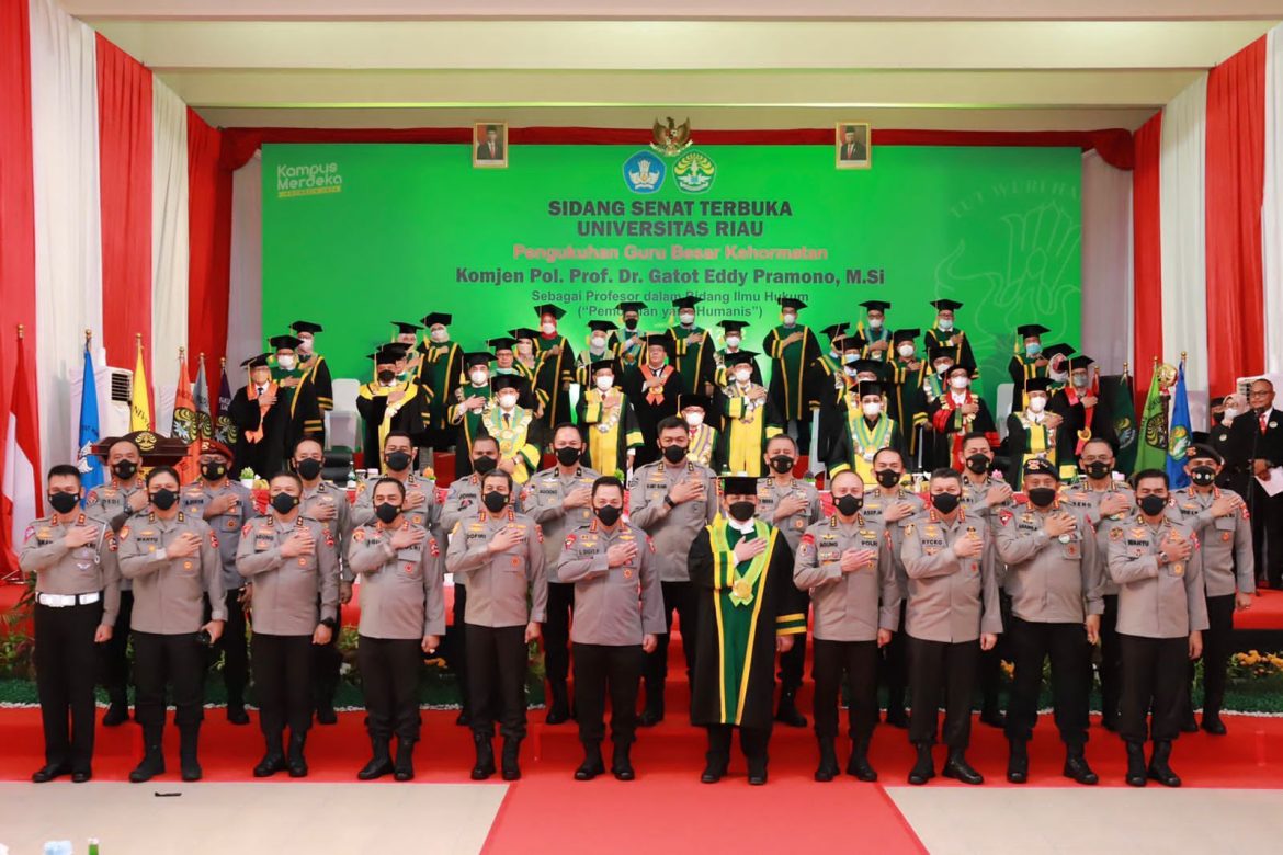 Komjen Pol Prof Dr Gatot Eddy Pramono Msi Resmi Dikukuhkan Sebagai Guru Besar Kehormatan Universitas Riau Bidang Ilmu Hukum
