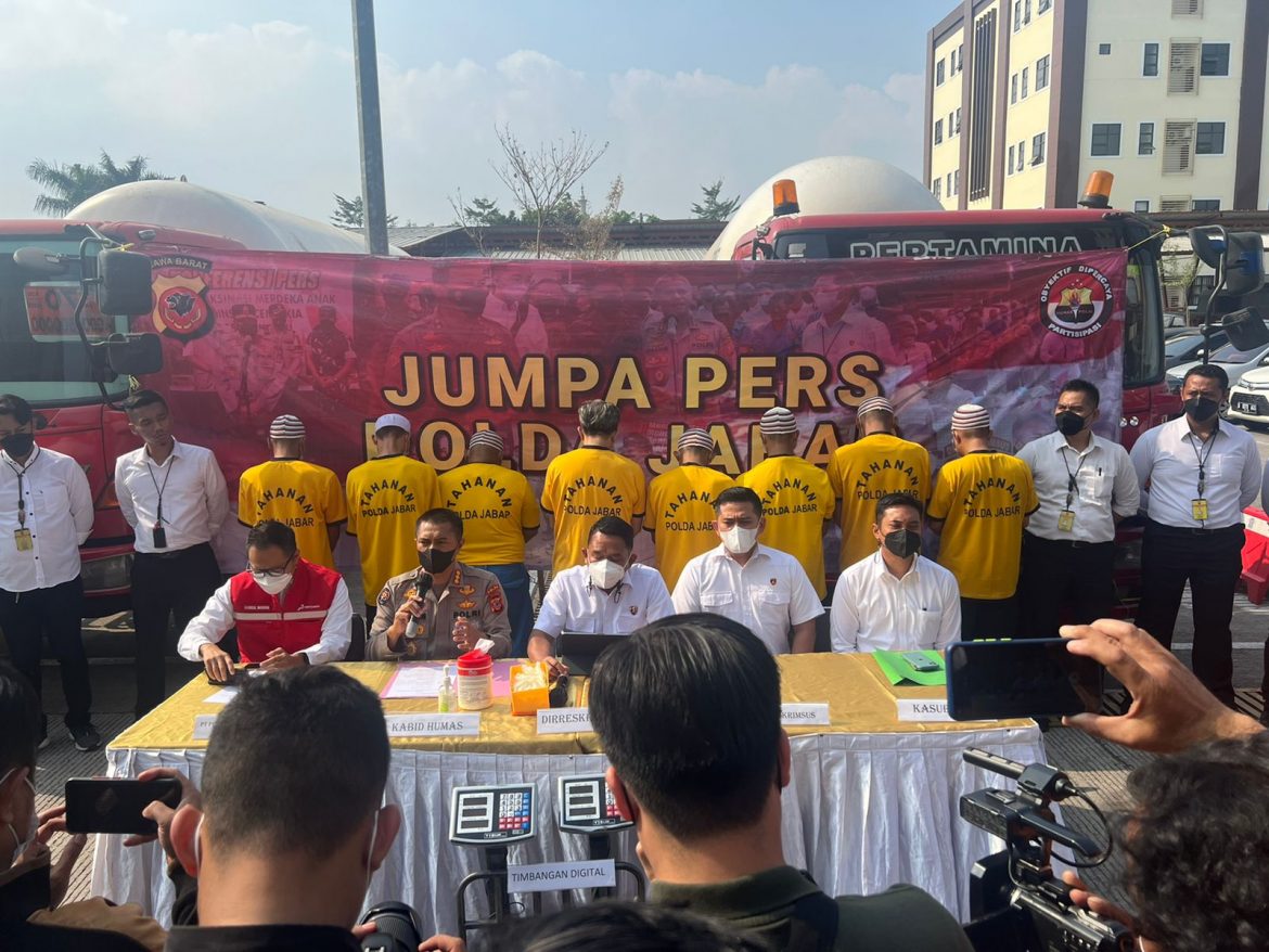 Polda Jabar Tangkap 11 Orang Yang Melakukan Penyelundupan Gas Elpiji Di Subang