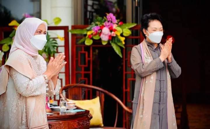 Saat Ibu Iriana Dijamu Minum Teh Oleh Madam Peng Liyuan