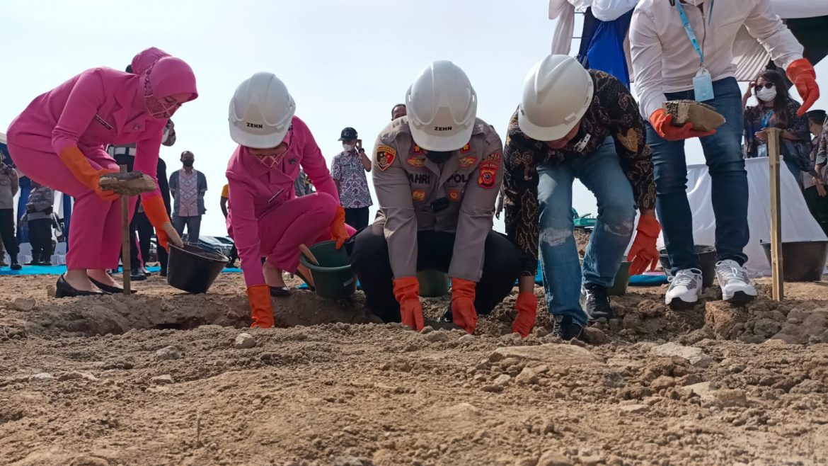 Kapolres Letakkan Batu Pertama Cluster Wicaksana Laghawa Untuk Kesejahteraan Anggota Polri