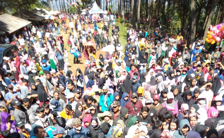 4000 Masyarakat Cikoneng Ikuti Jalan Sehat Dalam Rangka Hari Bhayangkara Ke-76