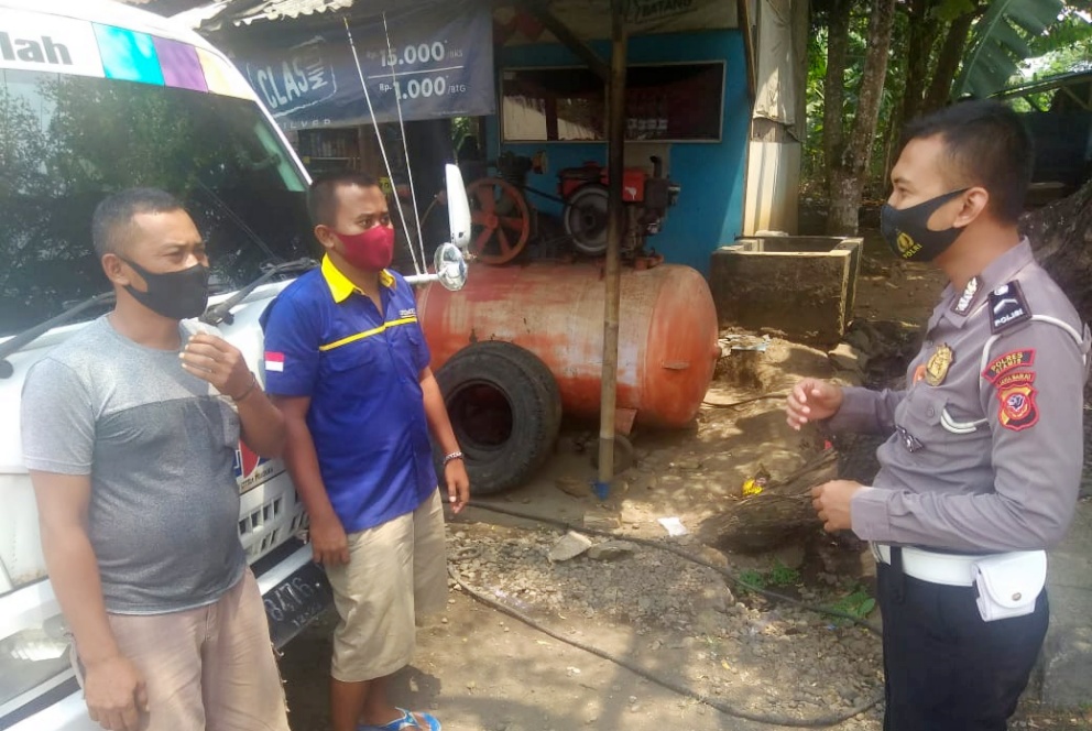 Angota Satlantas Polres Ciamis Lakukan Dikmas Kepada Pengguna Jalan dan Edukasi Pentingnya Penerapan PHBS