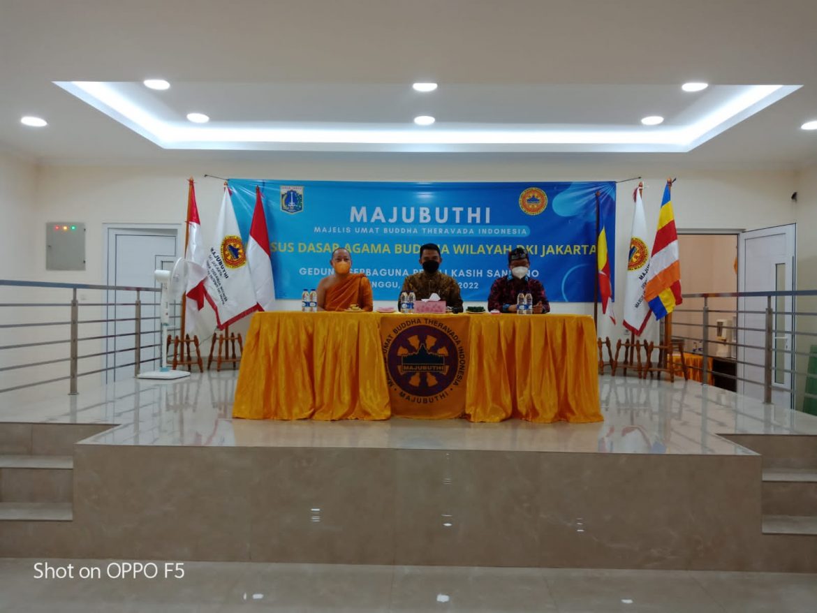 Pemda DKI Jakarta Bersama MAJUBUTHI ( Majelis Umat Buddha Theravada Indonesia ) Menyelenggarakan Kursus Dasar Agama Buddha