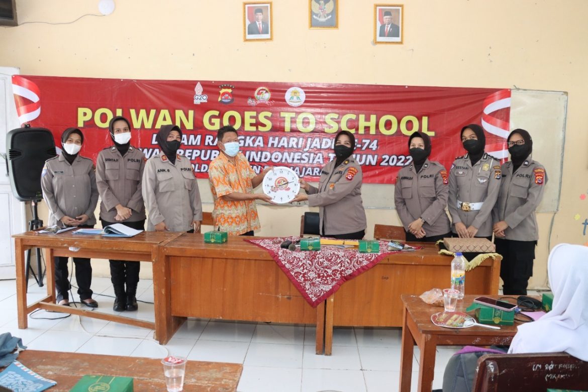 Sambut HUT ke-74 Polwan, Srikandi Polresta Tangerang Gelar “Police Goes To School”