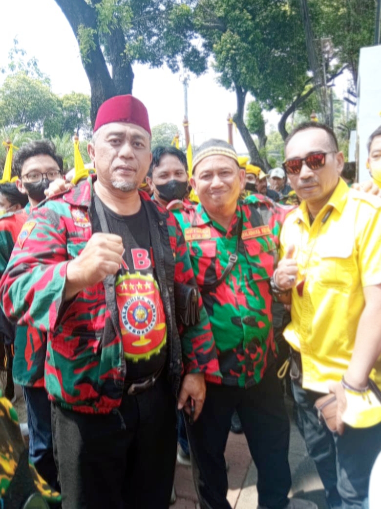 Soksi Kawal Partai Golkar Daftar Ke KPU