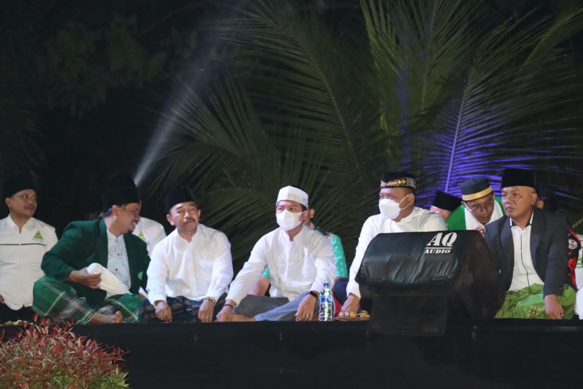 Bentuk Sinergitas Pemerintah TNI Polri dan Tokoh Agama: Kapolres di Dampingi Dandim 0613/ Ciamis dan Forkopimda Hadiri Gebyar Sholawat dan Tabligh Akbar