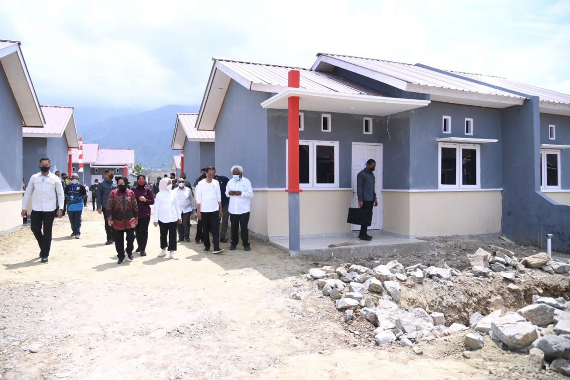 Presiden Jokowi Tinjau Kawasan Rumah Sehat di Kabupaten Jayapura