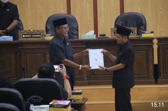 Bupati Ciamis Sampaikan Rancangan KUA dan PPAS TA. 2023 dalam Rapat Paripurna DPRD