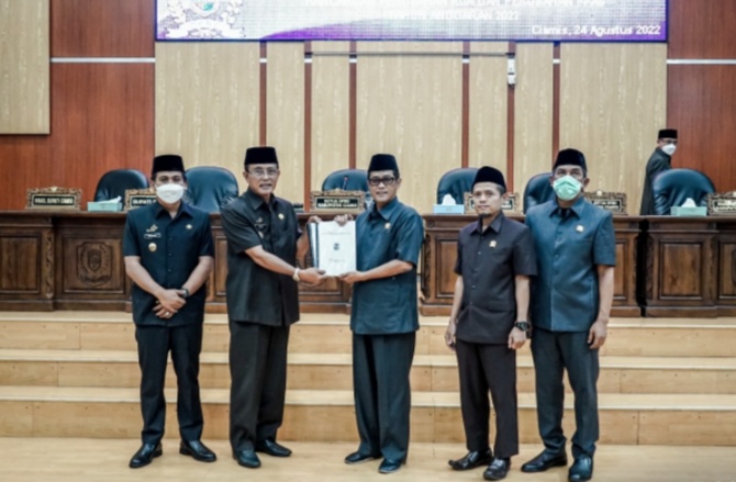 Rapat Paripurna DPRD, Bupati Ciamis Sampaikan Rancangan KUA dan PPAS Perubahan Tahun 2022