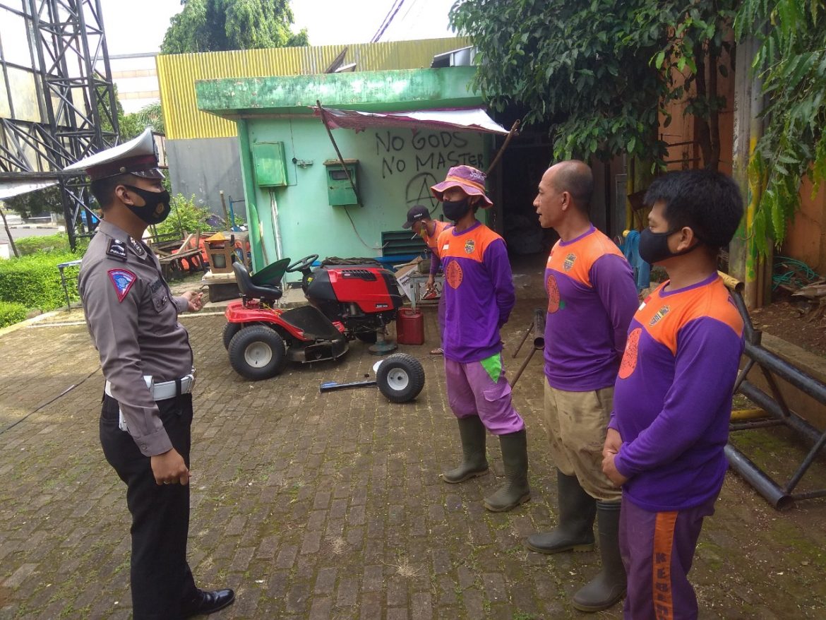Tumbuhkan Kesadaran Dalam Berlalu Lintas Personel Satlantas Polres Ciamis Gelar Dikmas Kepada Pengguna Jalan
