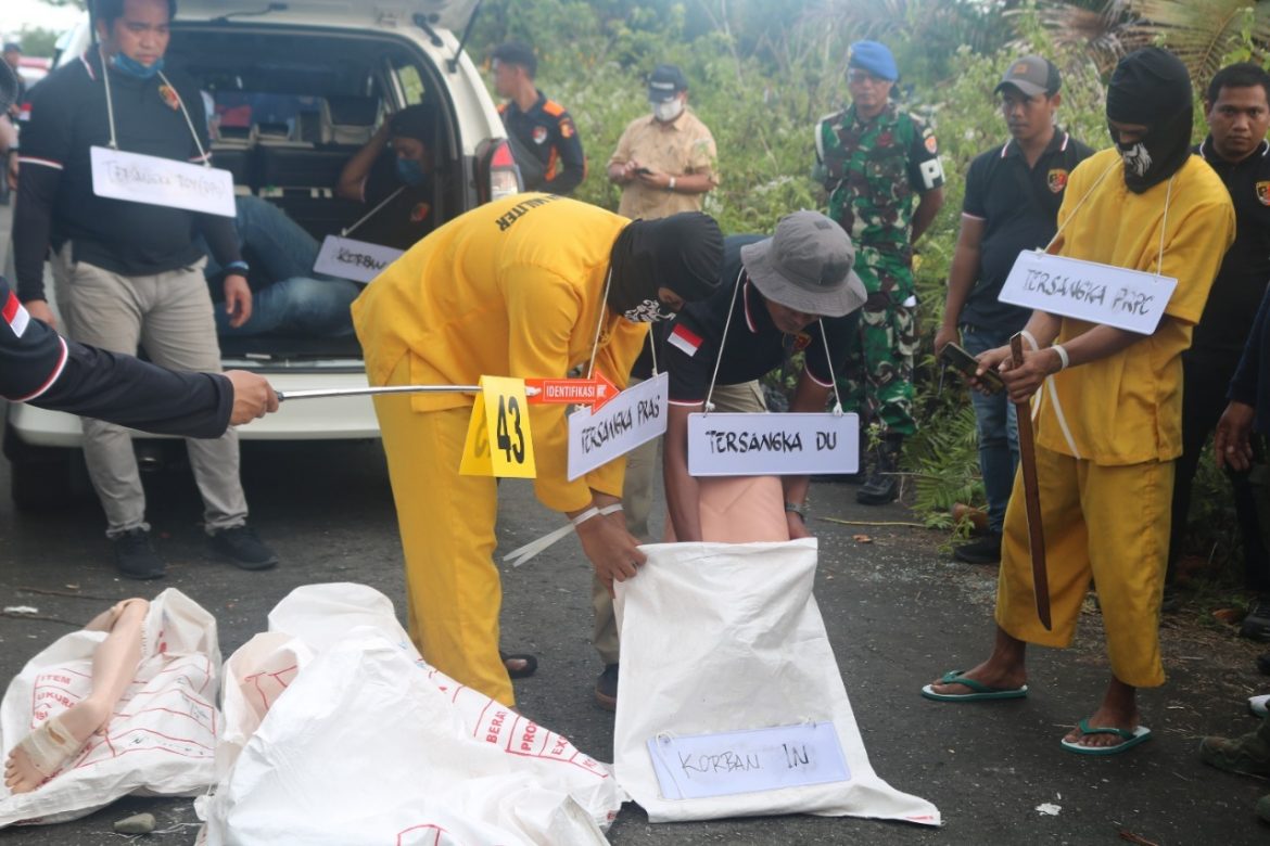 Polisi Gelar Rekonstruksi Kasus Pembunuhan dan Mutilasi Di Kabupaten Mimika