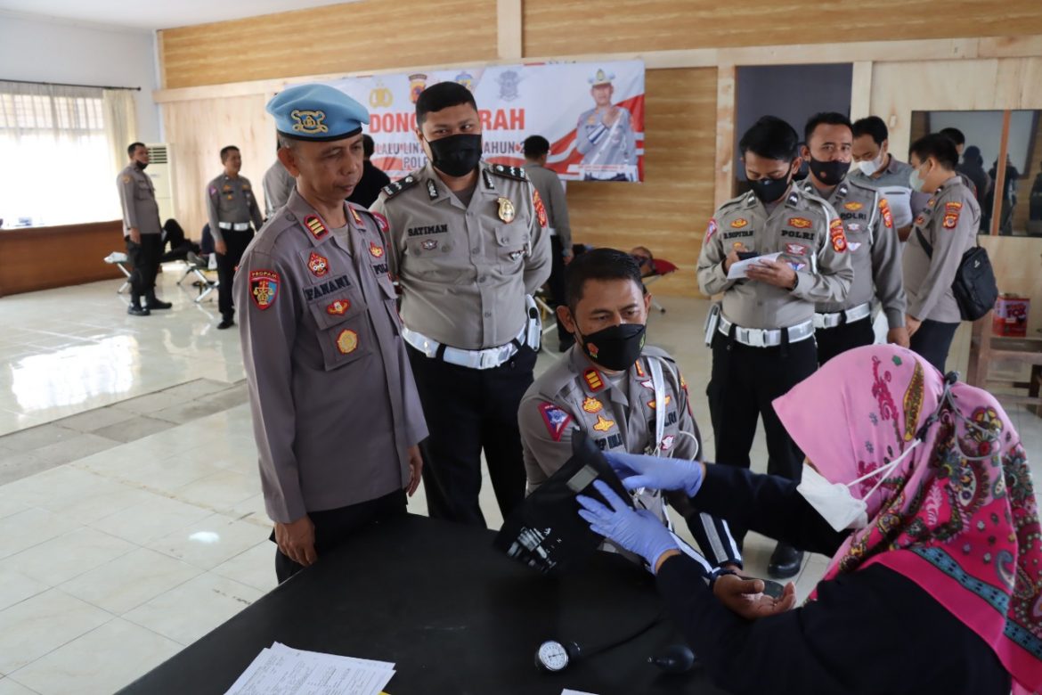 Isi  HUT Lalu Lintas Ke-67 Satlantas Polres Ciamis Gelar Baksos Berupa Donor Darah