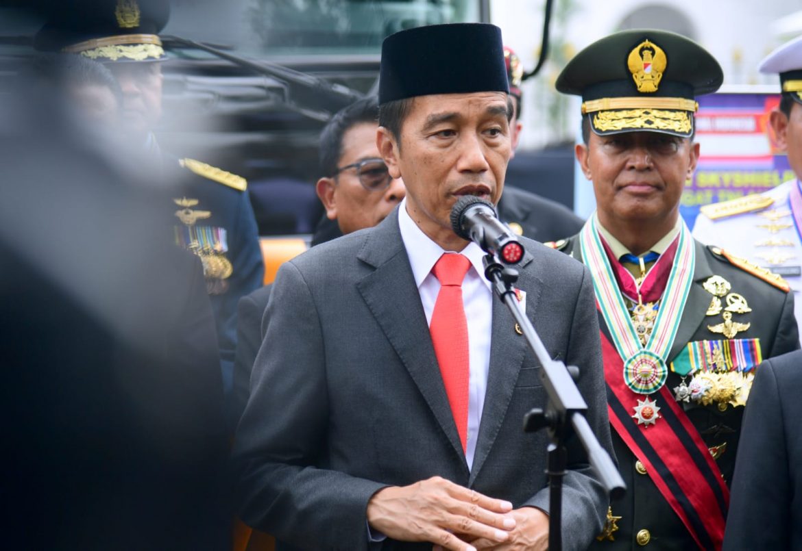 Saksikan Defile Alutsista, Presiden: Bentuk Kesiapan TNI Hadapi Perubahan Geopolitik