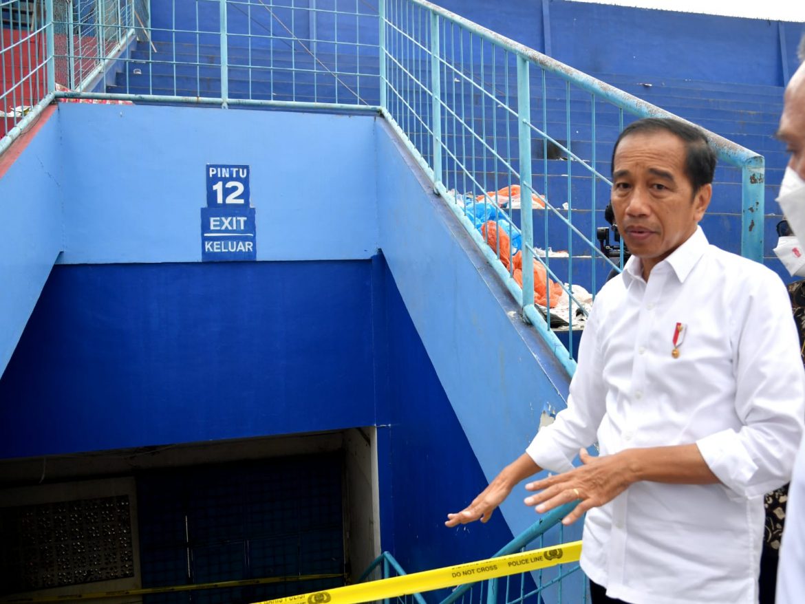Tinjau Stadion Kanjuruhan, Presiden: Perbaiki Tata Kelola Persepakbolaan Indonesia