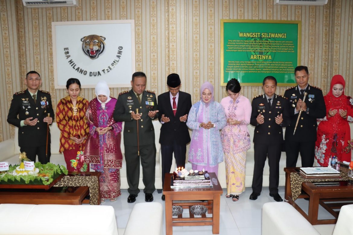 Momentum HUT TNI Ke – 77, Kapolres Ciamis Berikan Kejutan ke Makodim 0613/ Ciamis
