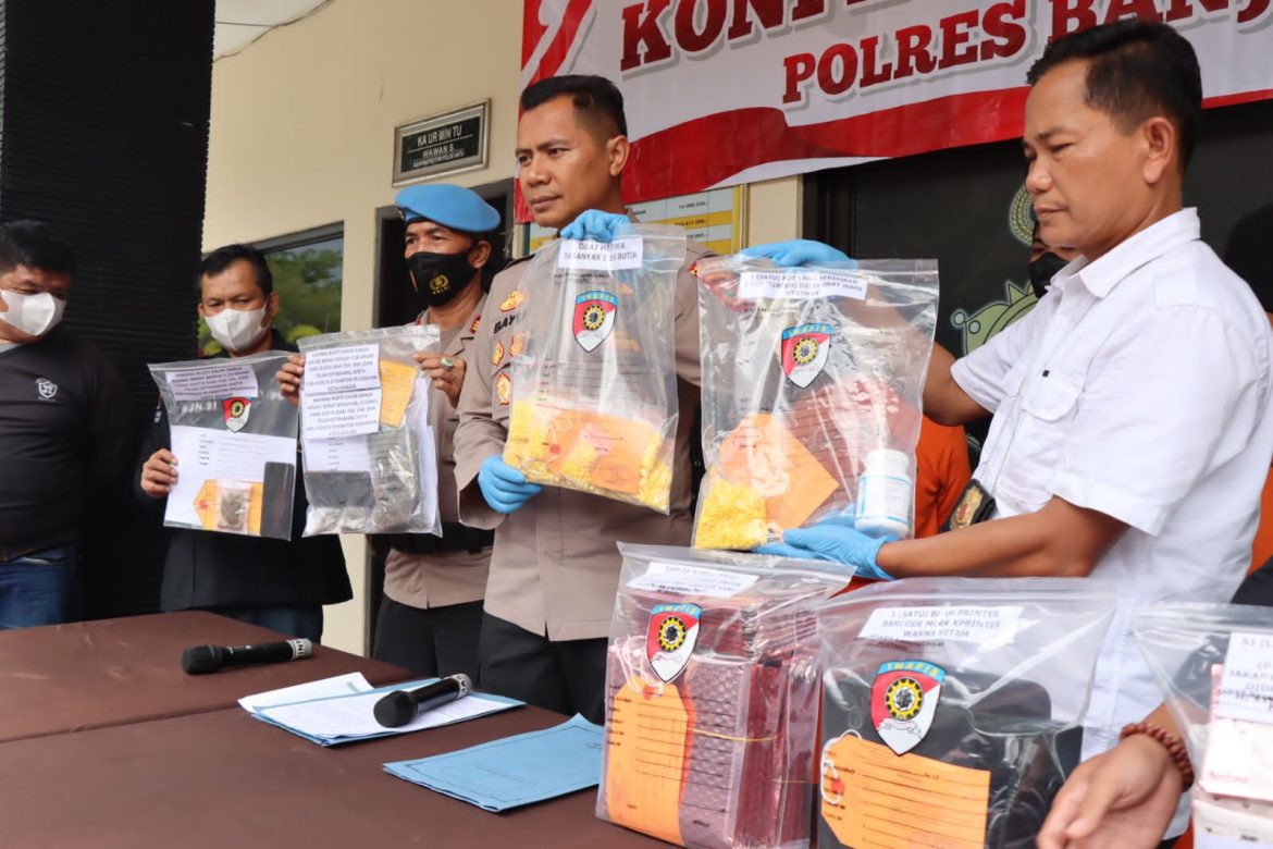 Satnarkoba Polres Banjar Ringkus Pelaku Pengedar Ganja dan Ancam 12 Tahun Kurungan Penjara