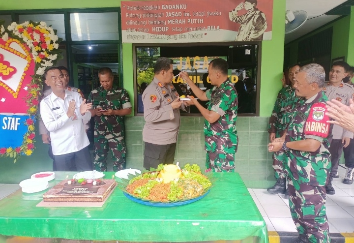 Untuk Meningkatkan Sinergitas Polri – TNI, Jajaran Polsek Kalideres Menyambangi Mako Koramil Kalideres Jakarta Barat