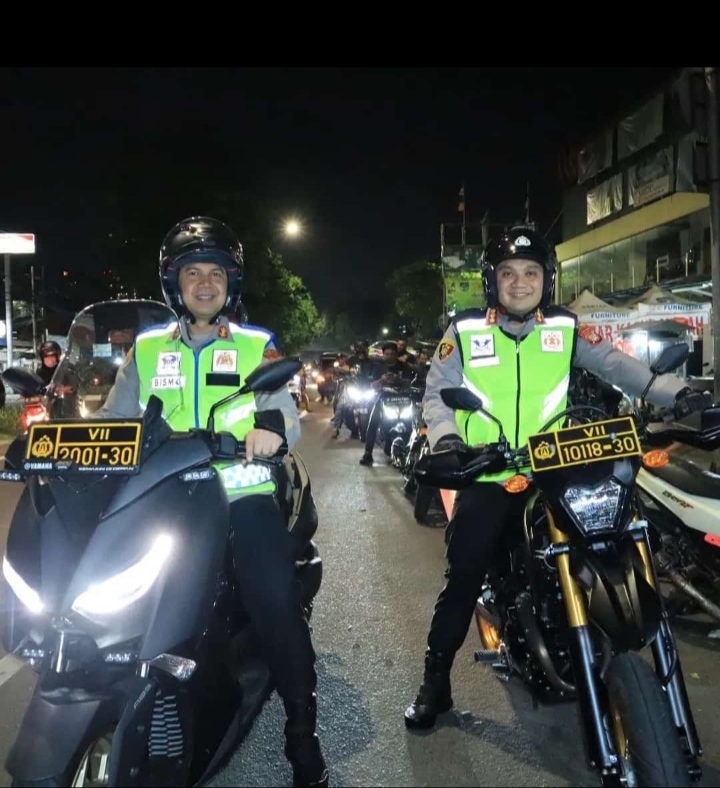 Kapolres Metro Jakarta Barat Memimpin Patroli Cipta Kondisi Dengan Menggunakan Sepeda Motor