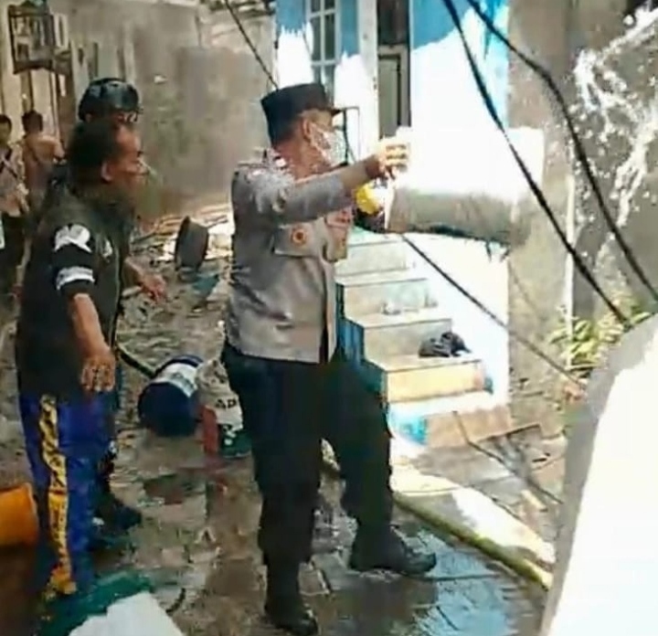 Aksi Bhabinkamtibmas Rawa Buaya Polsek Cengkareng Aiptu Suhartopo Menarik Perhatian
