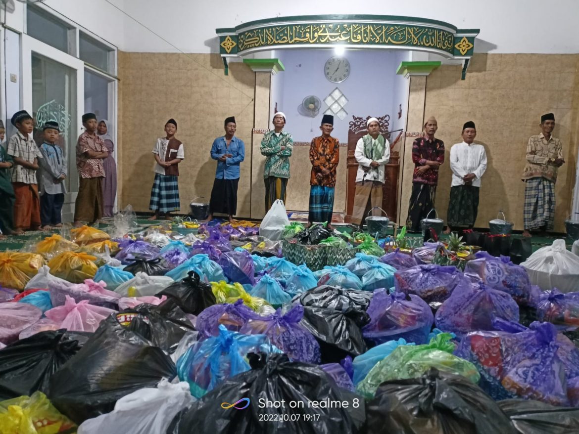 Pengurus Rt/Rw 001/004 Desa Paterman Bangkalan Madura JawaTimur, Adakan Perayaan Maulid Nabi SAW