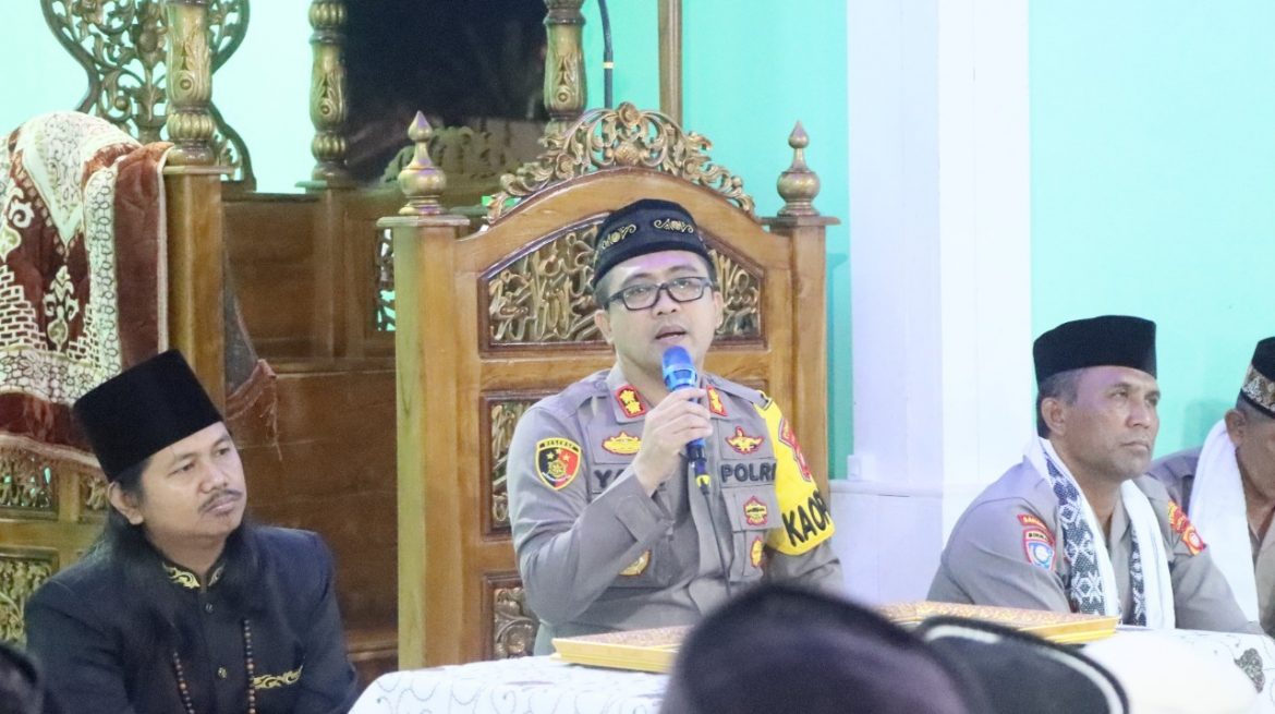 Dekat Bersama Santri, Kapolres Ketapang Hadiri Gebyar Maulid Nabi Muhammad Di Ponpes Darul Fadhillah