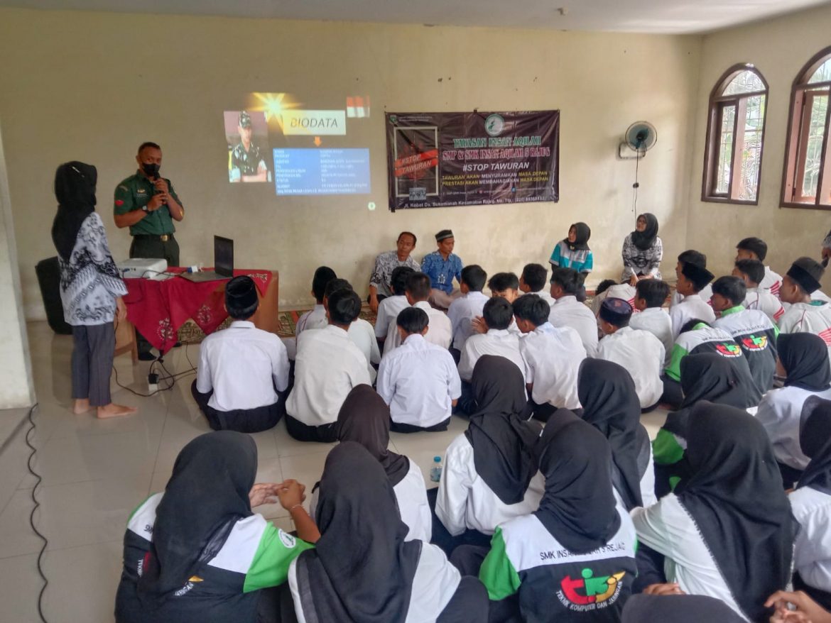 Cegah Kenakalan Pelajar, Babinsa Koramil 12/Rjg Berikan Penyuluhan Dan Deklarasi Anti Tawuran