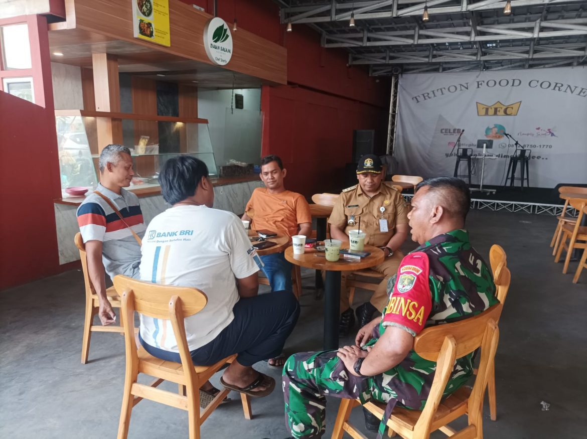Komsos, Babinsa Bahas Kerukunan Sesama Umat Beragama
