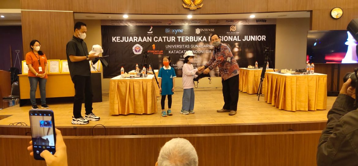 Babinsa Cengkareng Timur Monitoring 108 Peserta Kejuaraan Catur Terbuka Nasional Junior
