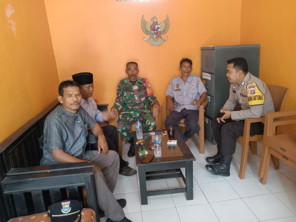 Tiga Anggota Koramil 09/Mauk, Komsos Di WIlayah Binaan Masing – Masing