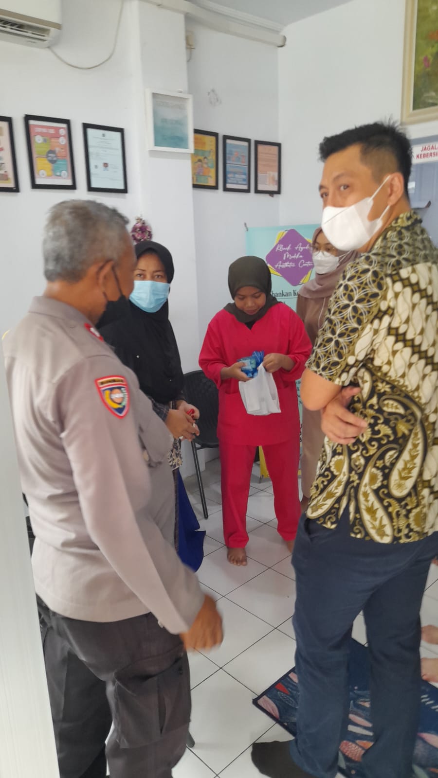 Kesigapan Anggota Polres Metro Jakarta Barat Kembali ditunjukan Dalam Melayani Masyarakat