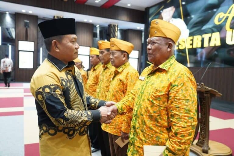 Hargai Para Sesepuh, TNI AD Berangkatkan Umroh 120 Veteran Seroja