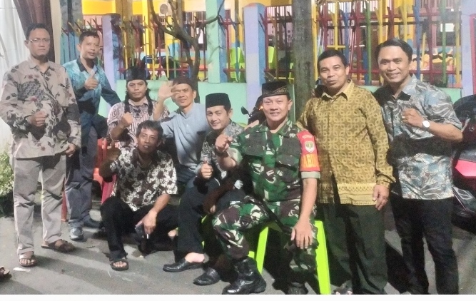 Tingkatkan Keamanan Lingkungan, Babinsa Lakukan Komsos