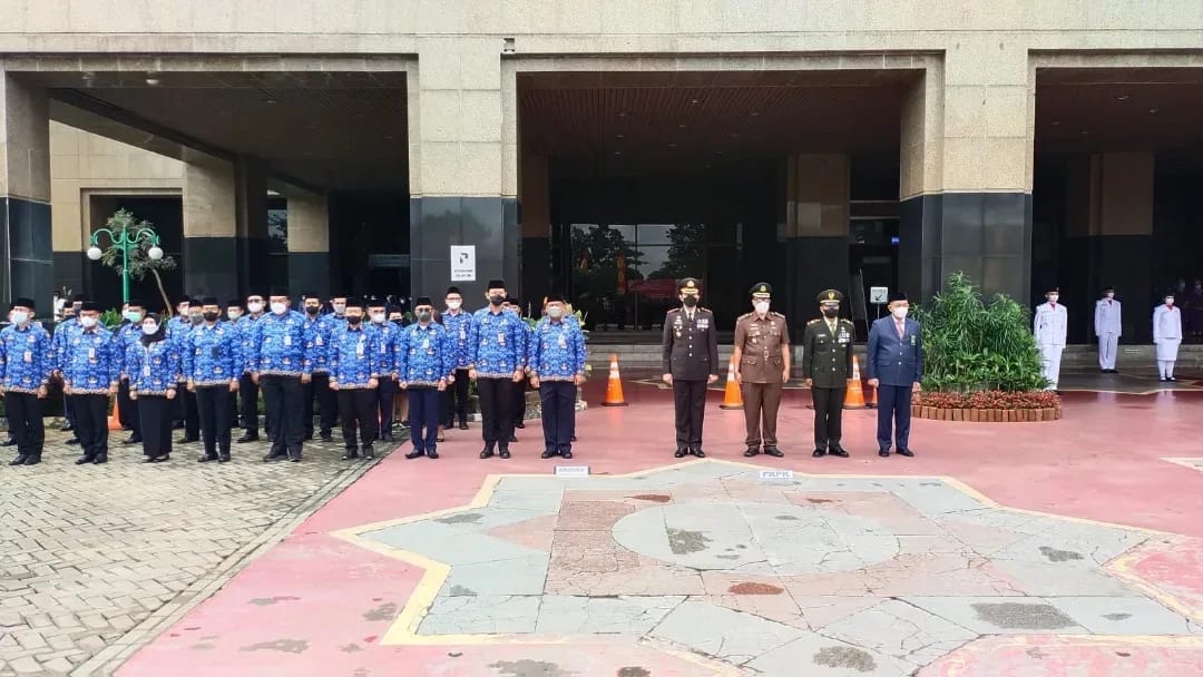 Danramil 07/KB hadiri upacara hari Pahlawan di halaman kantor Walikota Jakarta Barat