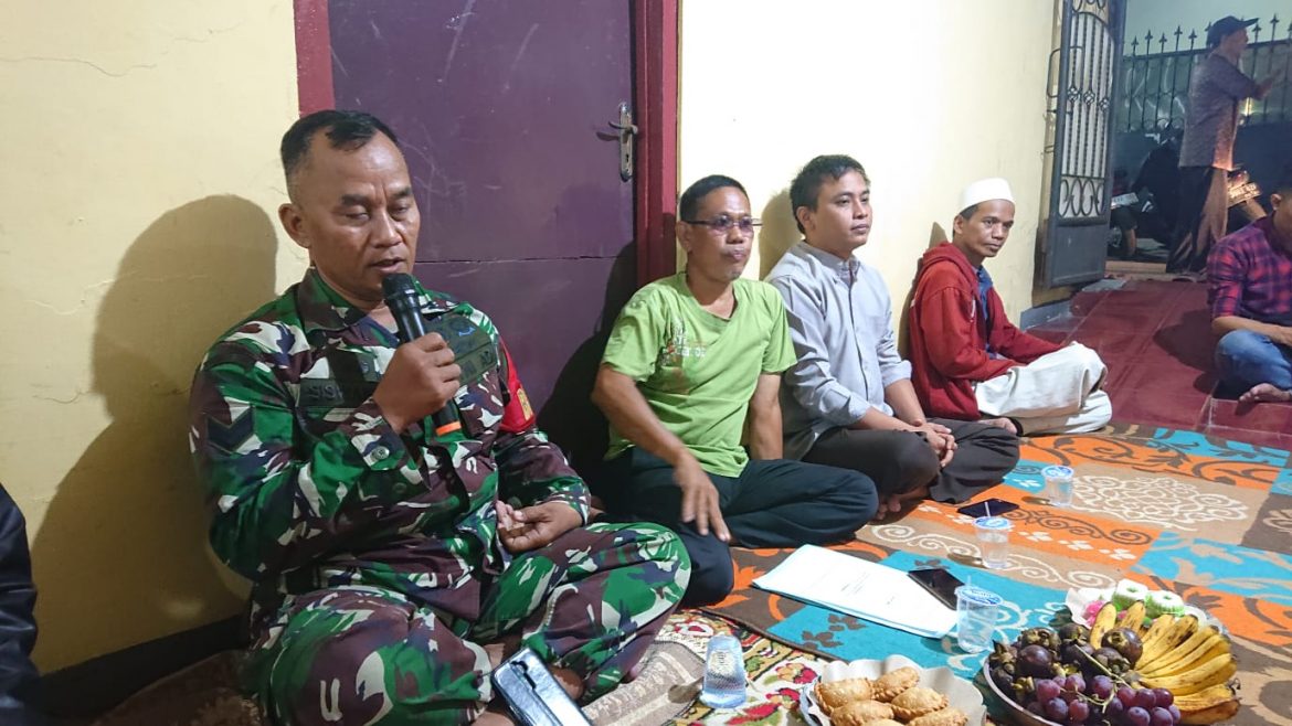 Secara Aklamasi, Babinsa Koramil 05/KJ Bersama Tiga Pilar Hadiri Pengukuhan Ketua RT Periode 2022-2027