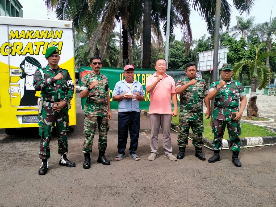 Ratusan Ojek Online Geruduk Kantor Makodim 0505/Jakarta Timur Giat Jumat Berkah