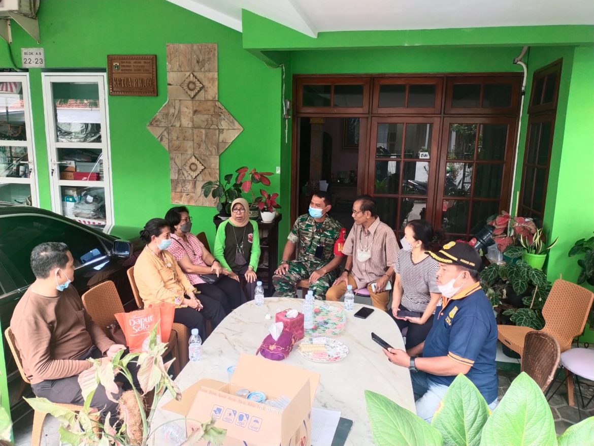 Ciptakan keakraban, Babinsa Koramil 07/KB ngumpul ngrumpi bareng warga masyarakat