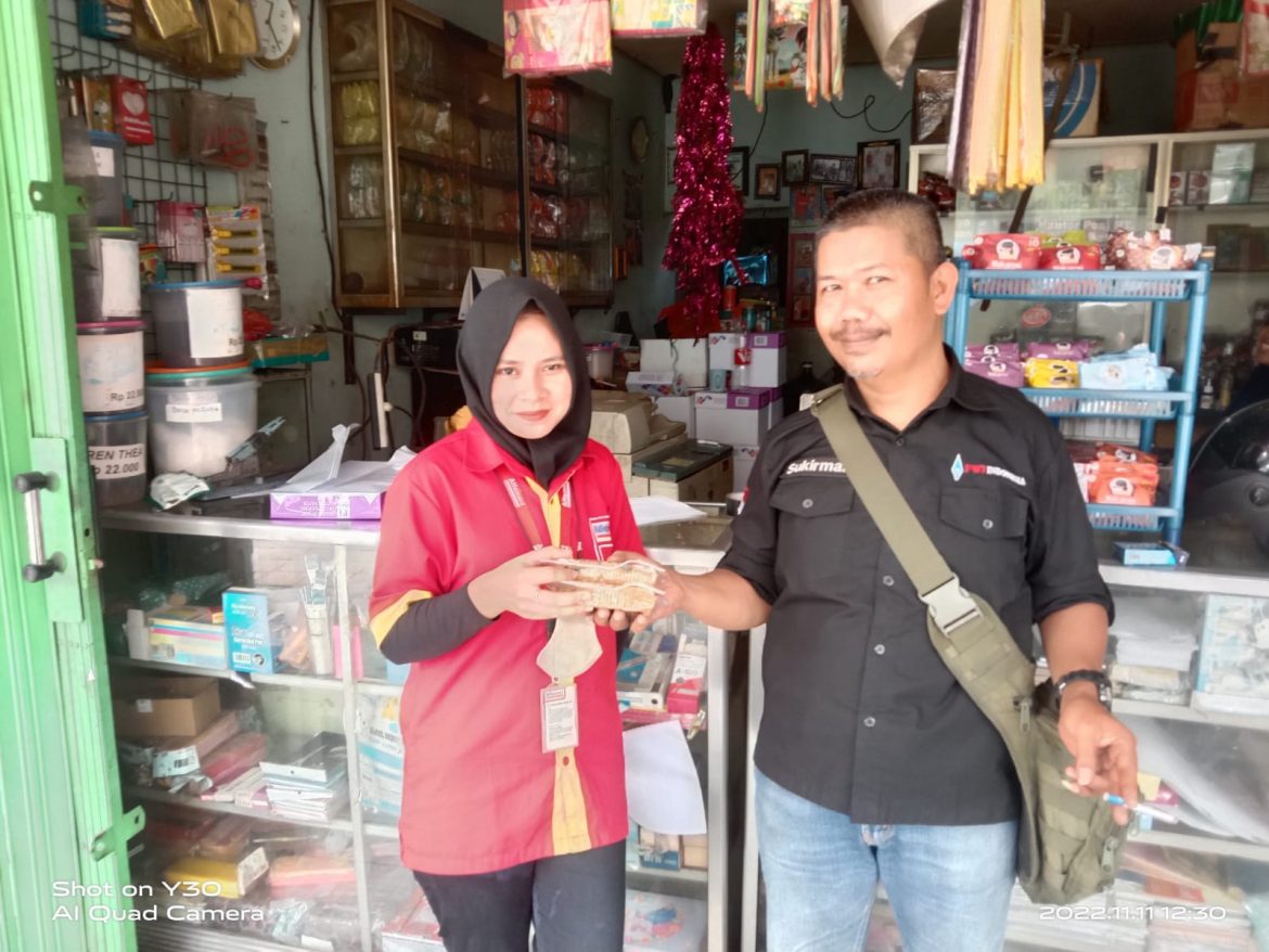 Giat Rutinitas Jum’at Berkah FWJI Jakarta Barat Bagikan Ratusan Makanan Siap Saji diDua lokasi