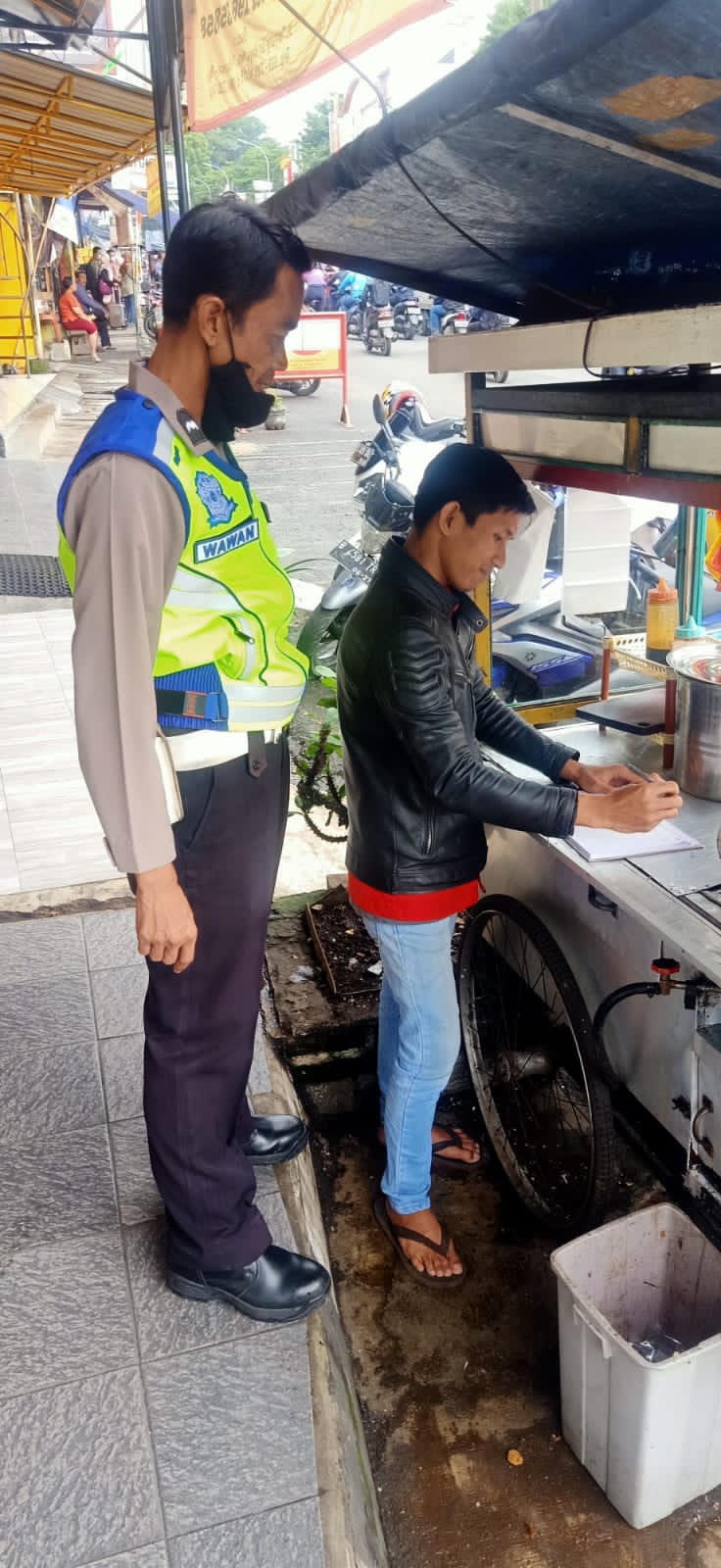 Anggota Unit Lalulintas Lakukan Giat Sambang Dan Himbauan Kamtibmas