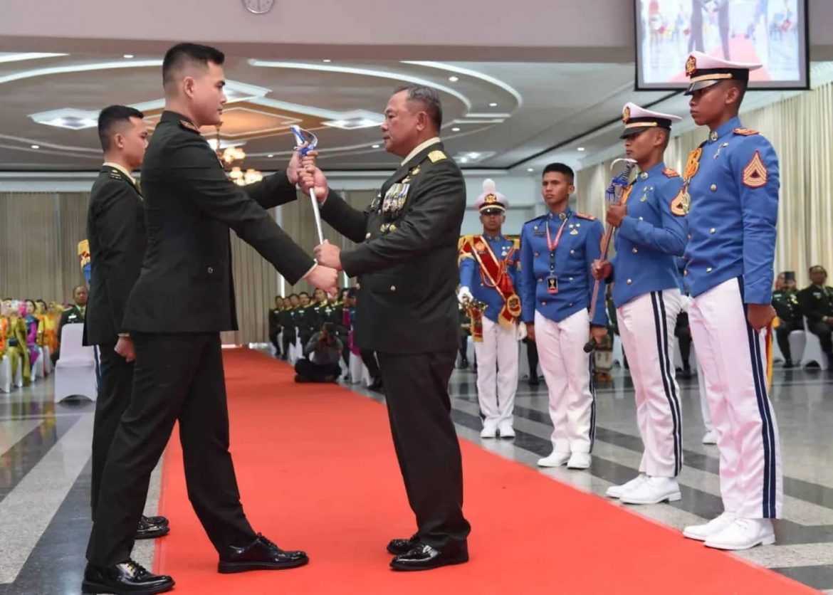 Upacara Wisuda Purna Wira Perwira Tinggi TNI AD