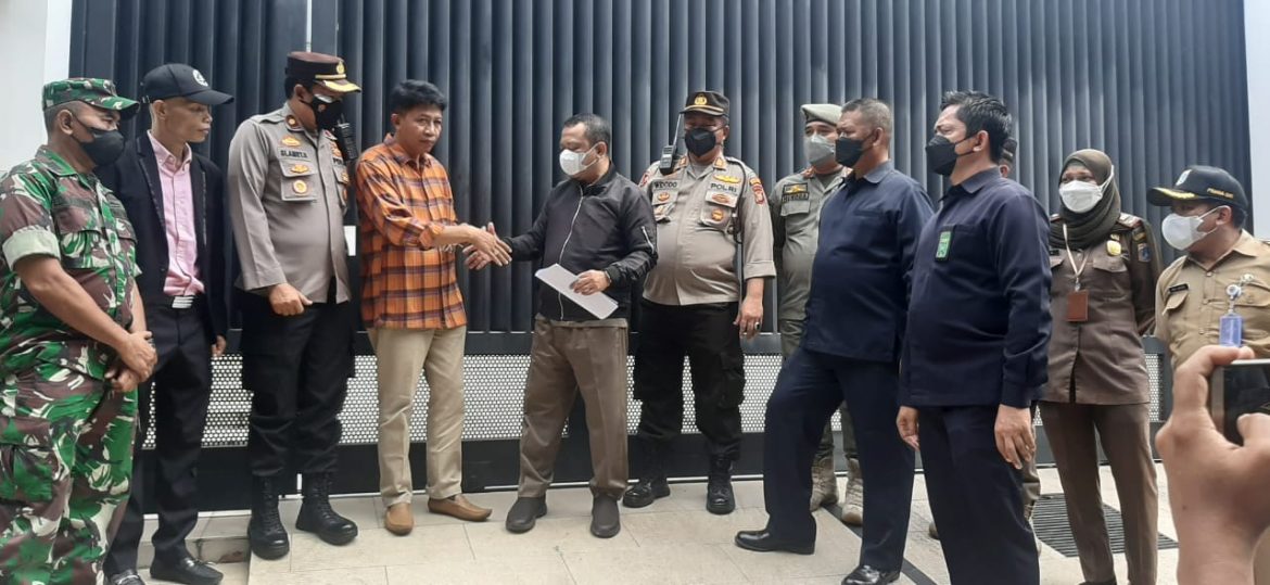 Danramil 05/KJ Bersama Tiga Pilar Giat Apel Gabungan Persiapan Exsekusi Pengosongan Rumah