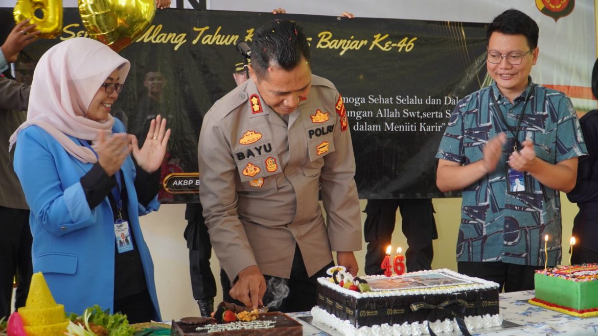 Merayakan Ulang Tahun Ke-46, Kapolres Banjar Mendapat Banyak Kejutan