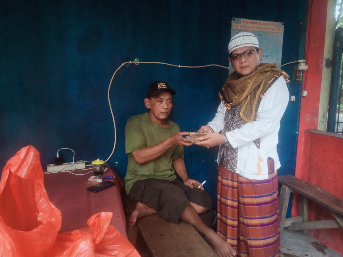 Jumat Berkah Rutin,FWJI Korwil Jakarta Barat Bagikan Makanan Siap Saji di Dua Lokasi di Jakarta Barat