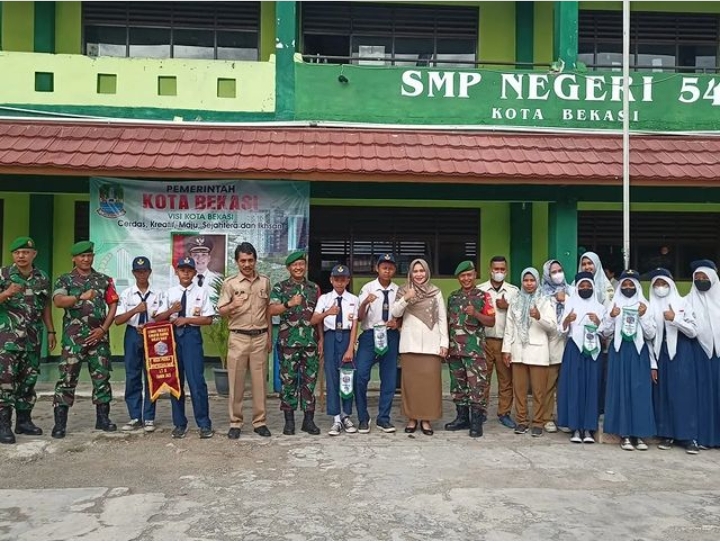 Koramil Jajaran Kodim 0507/Bekasi Kembali Laksanakan Kegiatan “Army Go To School” Dalam Rangka Tanamkan Kedisiplinan Dan Semangat Kebangsaan Sejak Dini