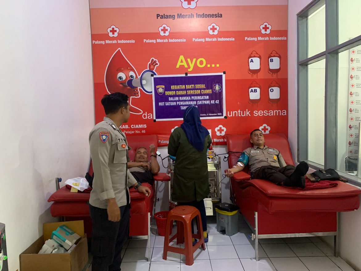 Wujud Kepedulian Polri Kepada Masyarakat, Personil Polres Ciamis Gelar Baksos Donor Darah