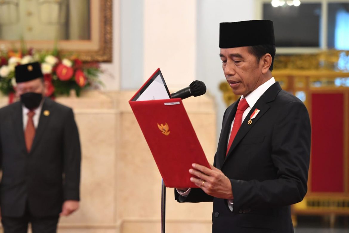 Presiden Jokowi Lantik Muhamad Mardiono sebagai Utusan Khusus