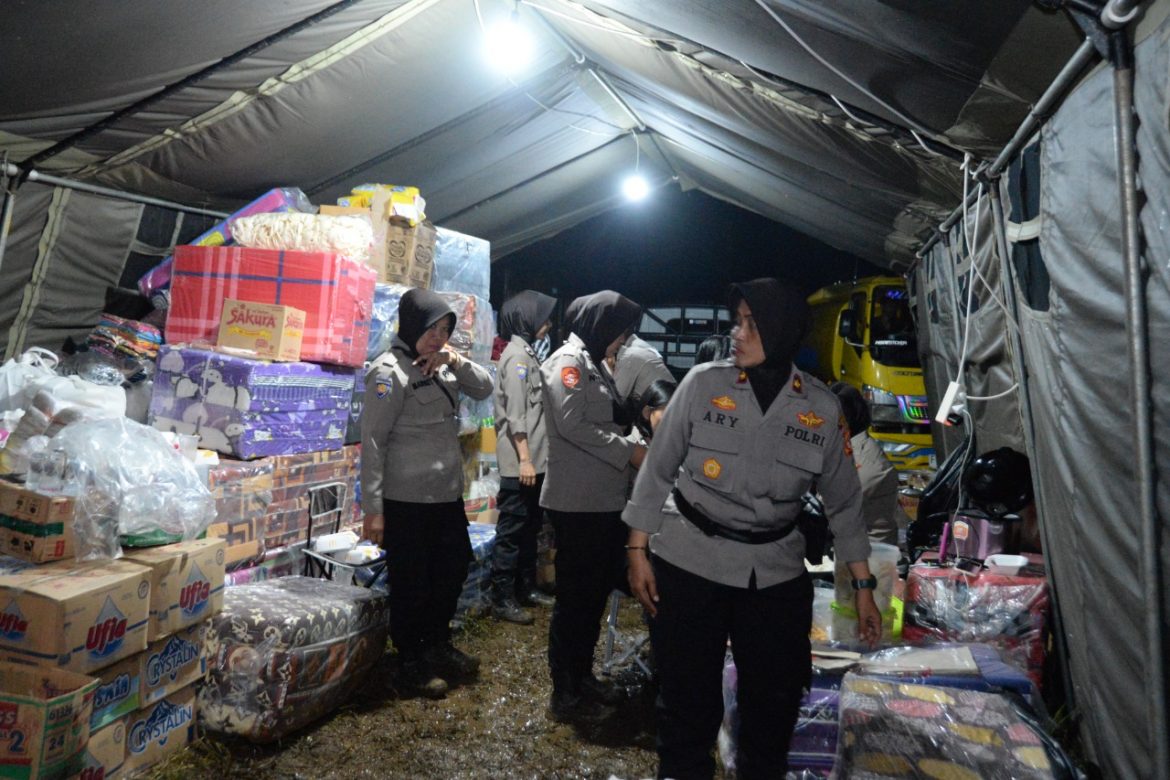 Polres Bogor Terus Datangkan Bantuan Sosial Bagi Masyarakat Terdampak Gempa Bumi di Cianjur