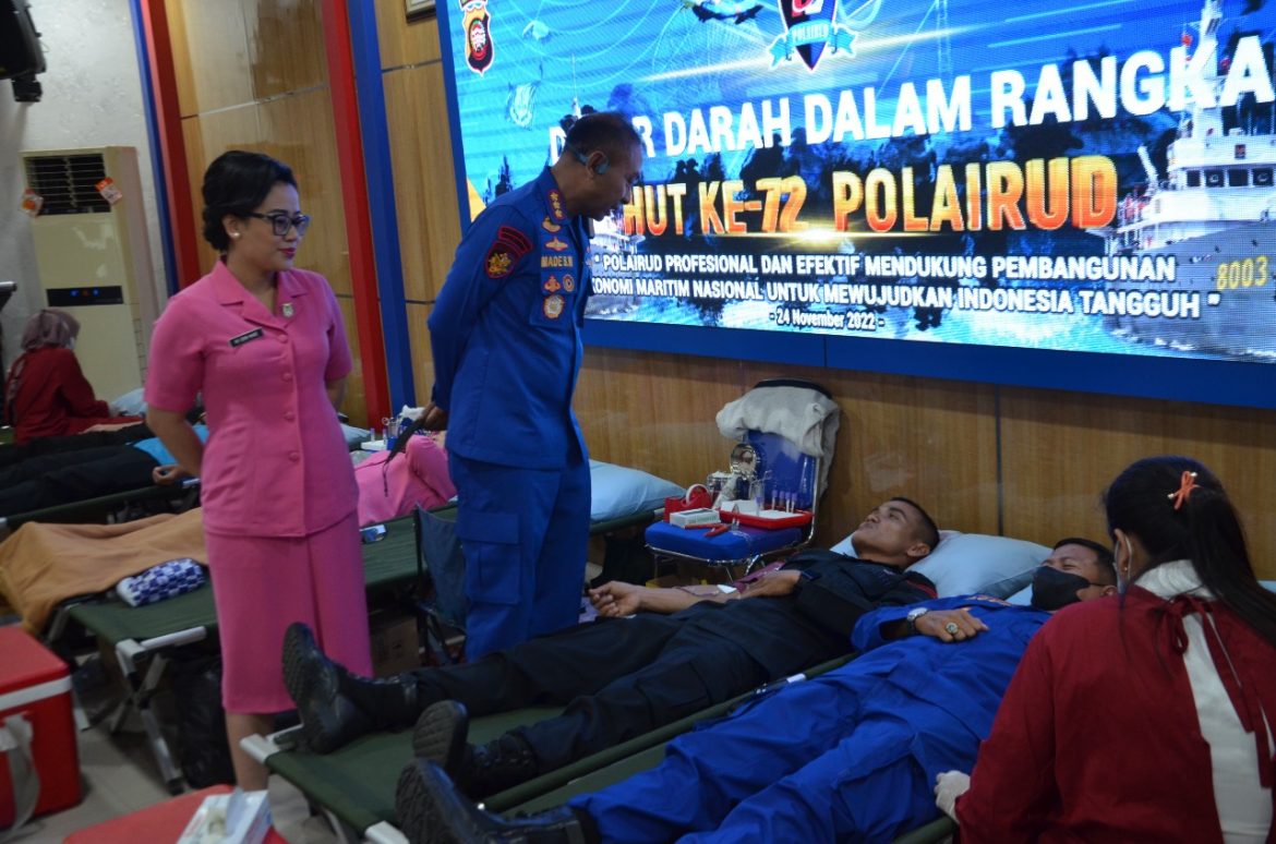 Sambut HUT Polairud ke-72, Ditpolairud Polda Kalbar Adakan Bhakti Kesehatan Donor Darah
