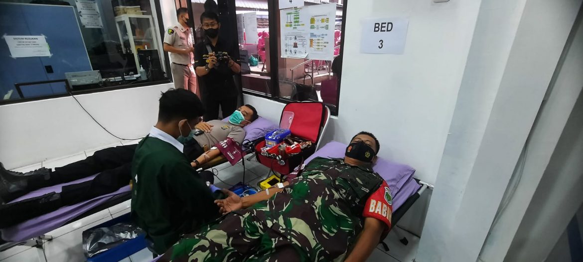 Membangun Sinergisitas TNI – POLRI, Kodim 0502/Jakarta Utara Ambil Bagian Donor Darah